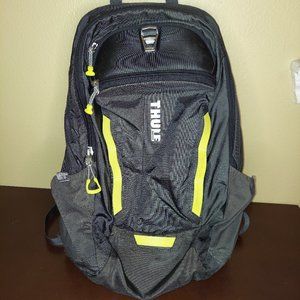 THULE EnRoute Strut 15” Laptop Backpack 19L Travel Daypack - black and yellow